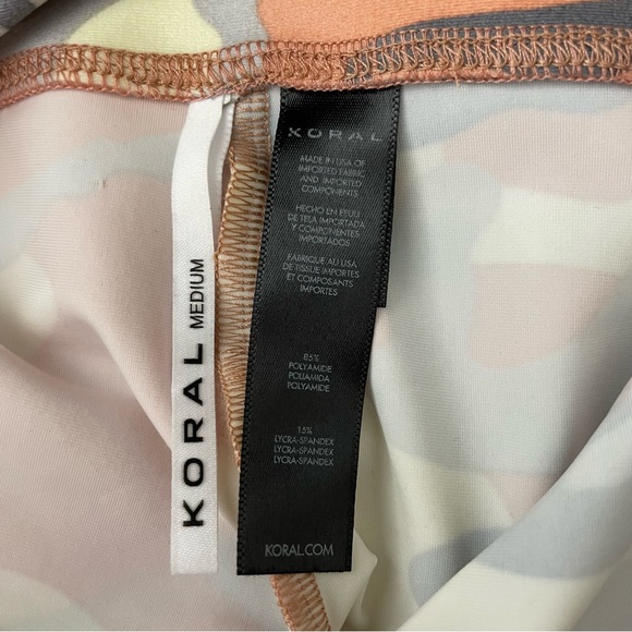 Revolve Koral Lustrous High Rise Legging in Rose Quartz Camo size M - Picture 10 of 11